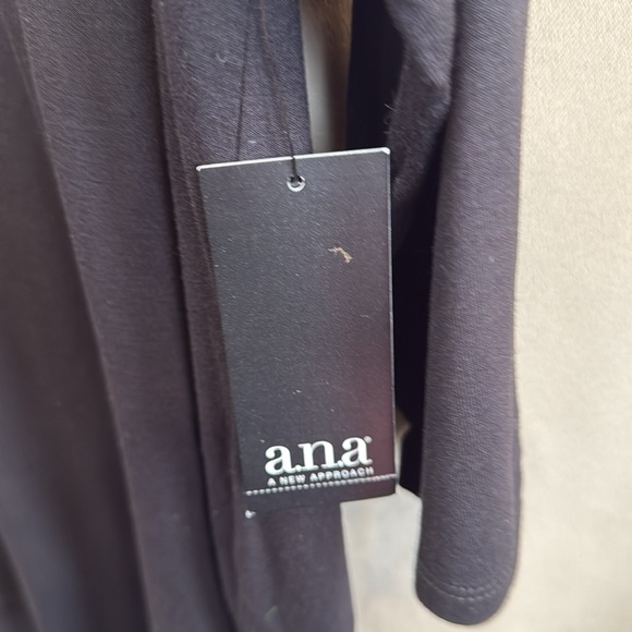 NWT A.N.A I’m black scoop neck top XXL - Picture 2 of 4